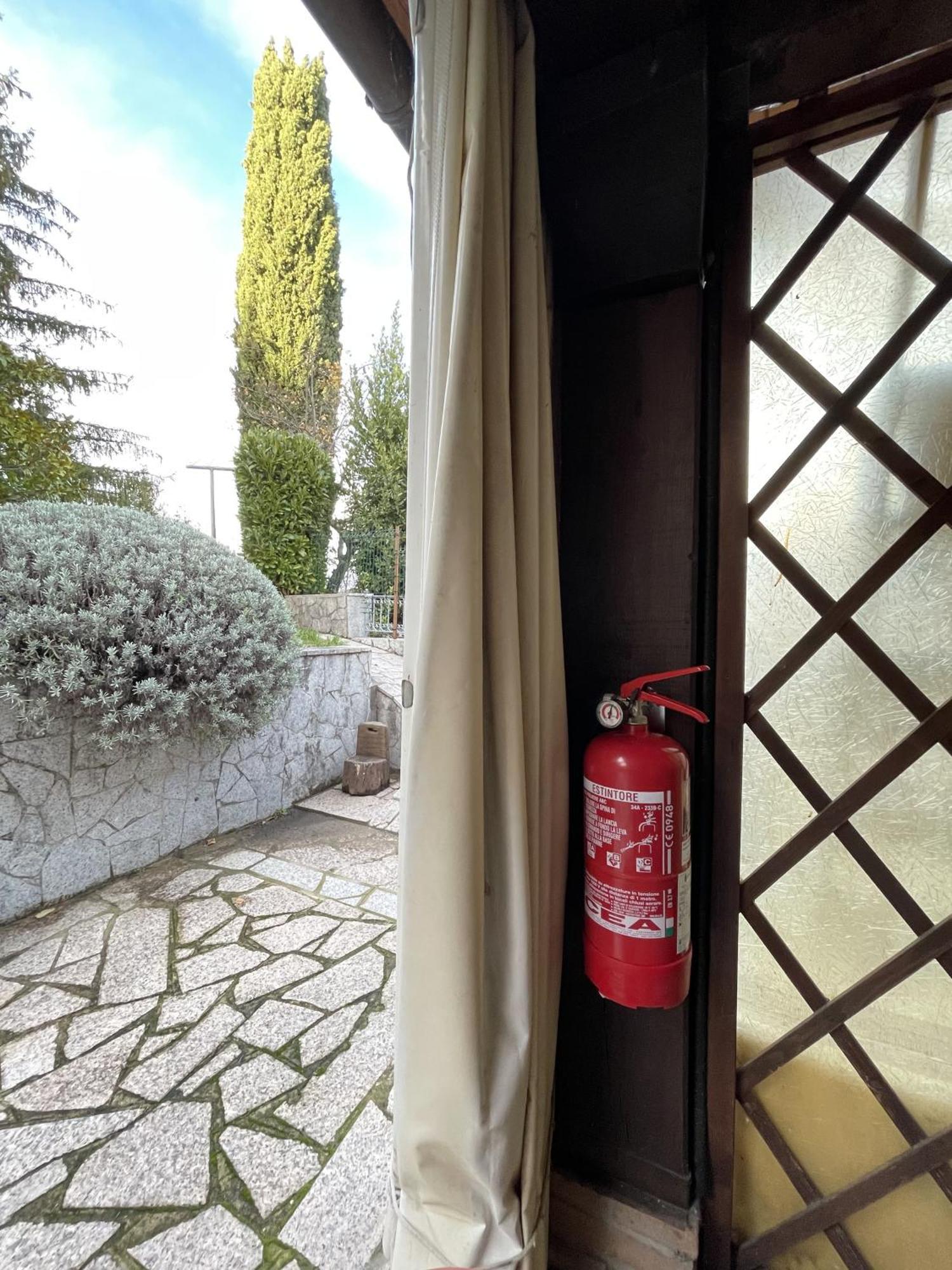 Mazzetti Country House-Vita In Campagna Con Giardino Vimignano-Chiesa Exterior foto