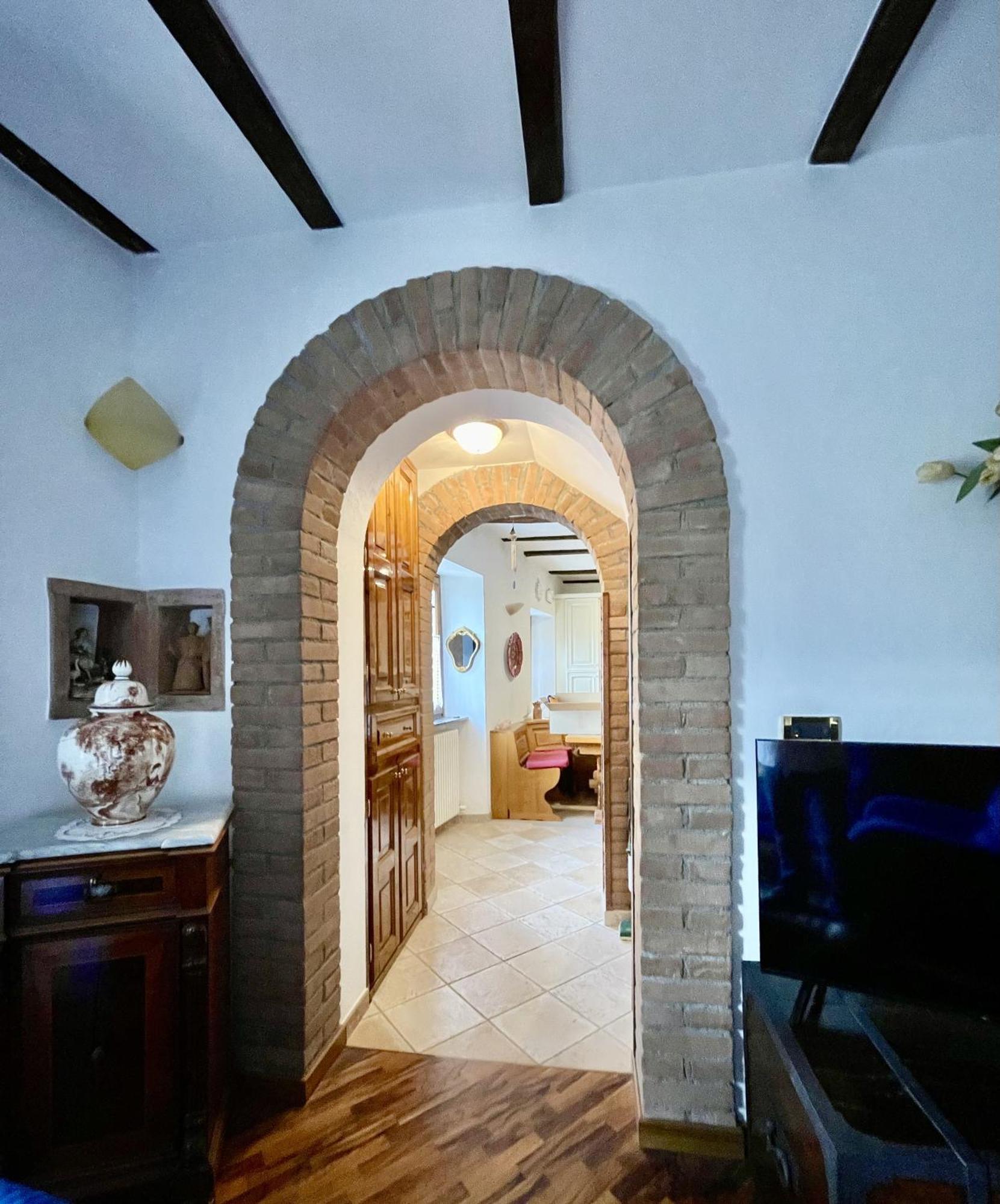 Mazzetti Country House-Vita In Campagna Con Giardino Vimignano-Chiesa Exterior foto