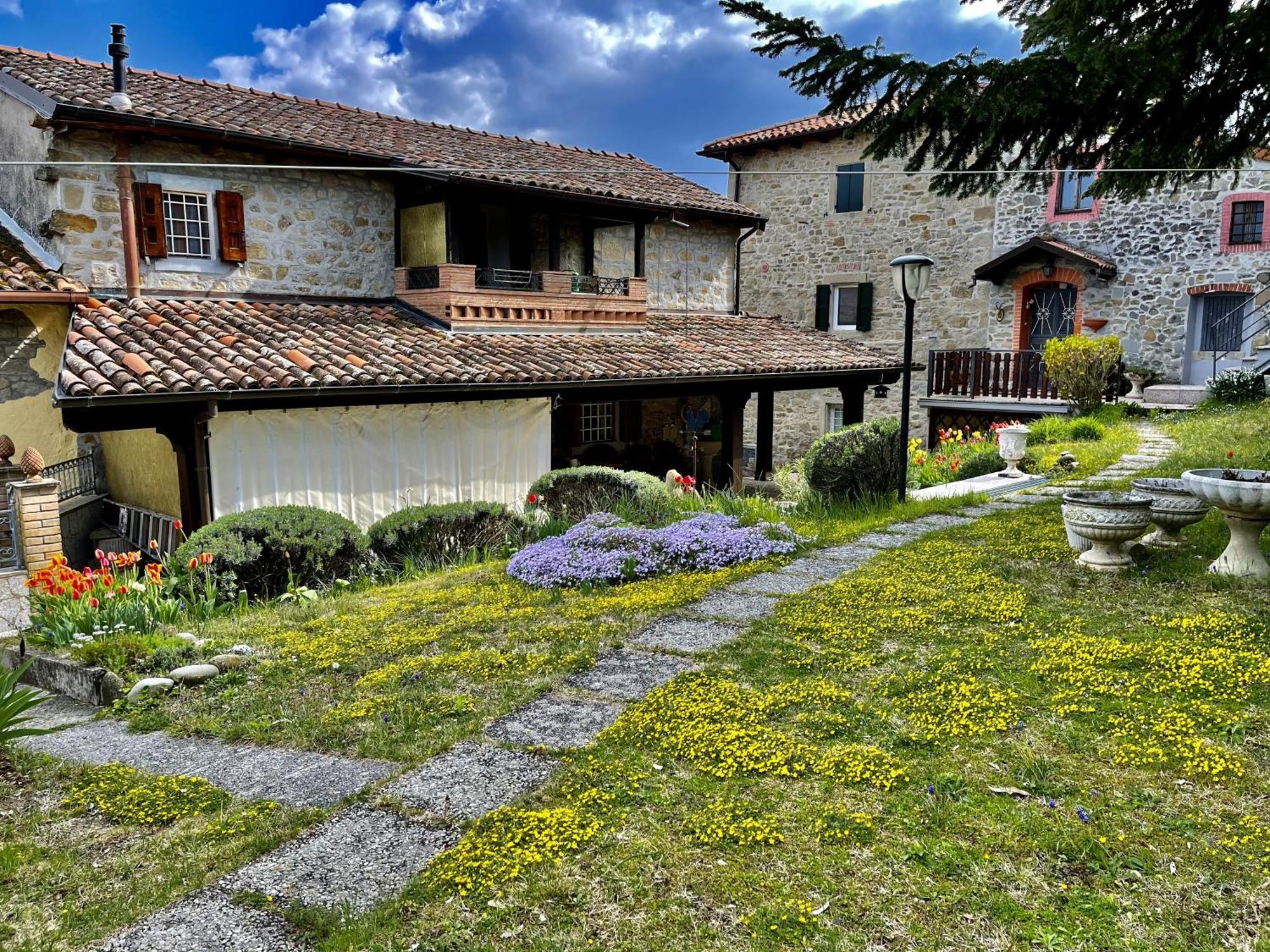 Mazzetti Country House-Vita In Campagna Con Giardino Vimignano-Chiesa Exterior foto
