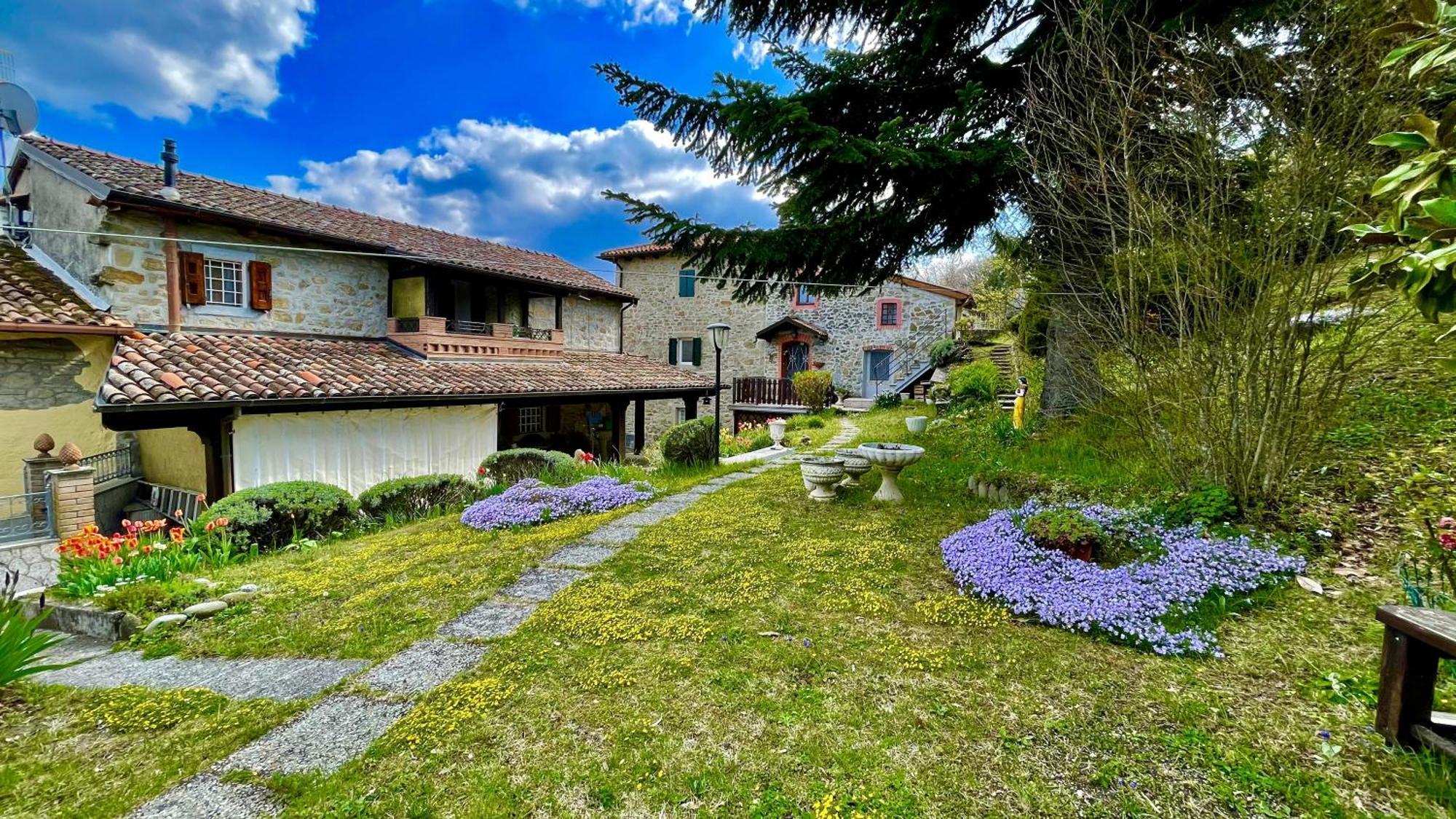 Mazzetti Country House-Vita In Campagna Con Giardino Vimignano-Chiesa Exterior foto
